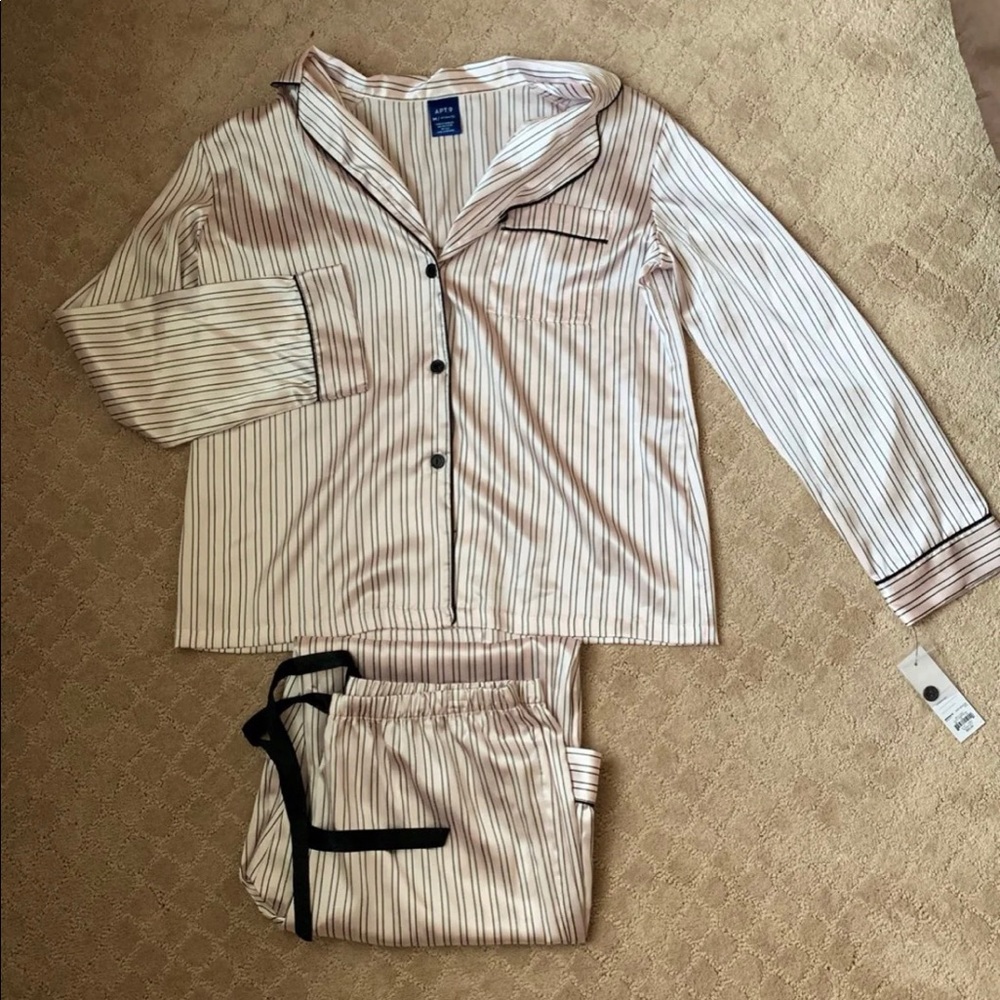 NWT apt 9 pink silky pajama set